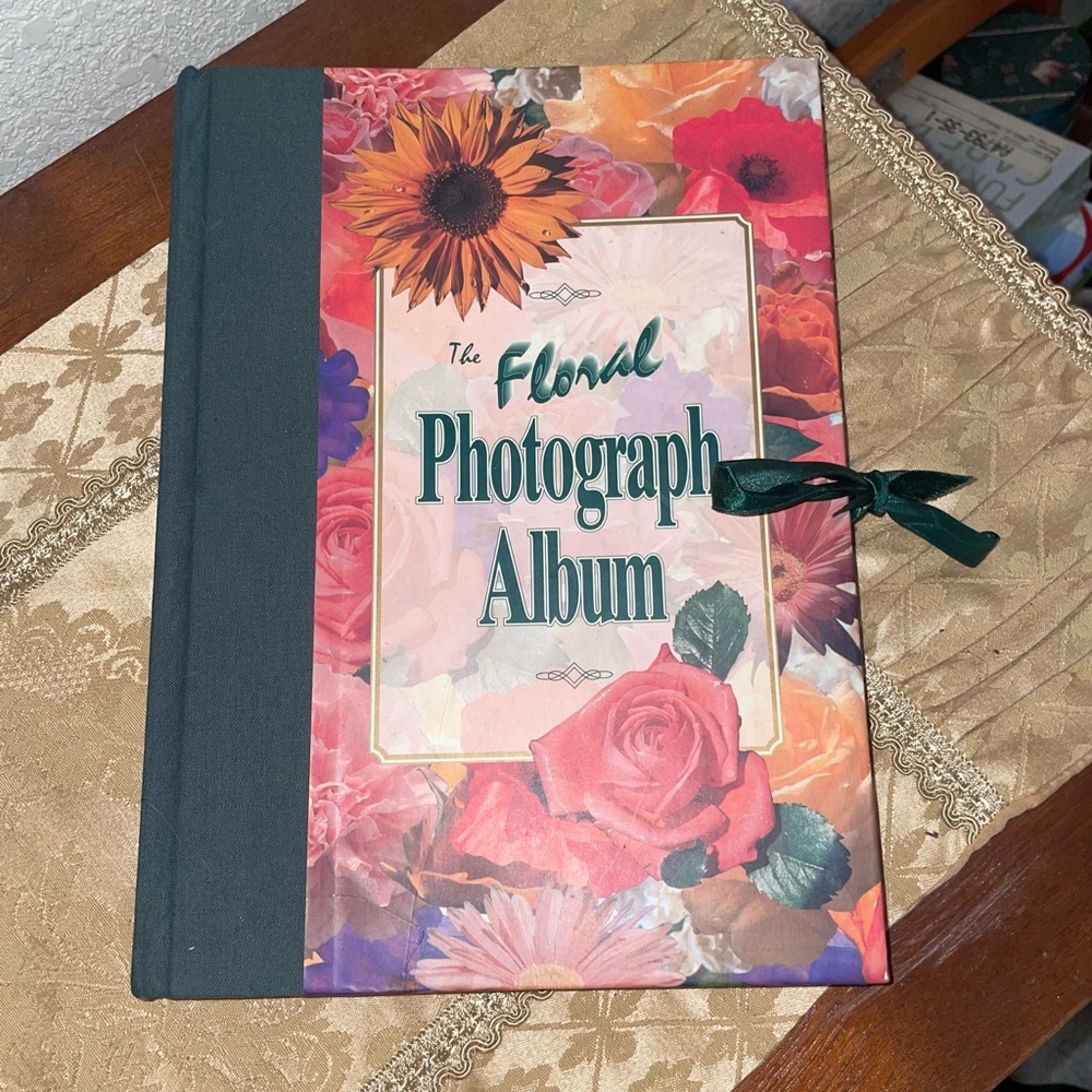 Hard to find! New-1995 “The Floral Album” Robert Frederick, Ltd Montague House